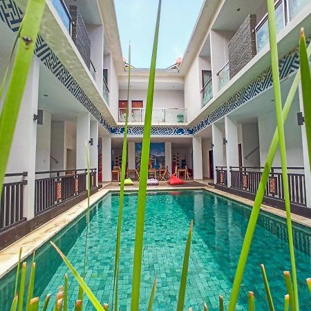 Rabasta Mahayana Kuta Hotel Бали Екстериор снимка