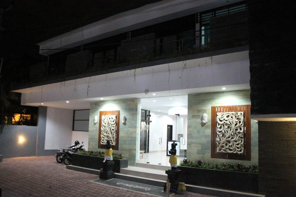 Rabasta Mahayana Kuta Hotel Бали Екстериор снимка